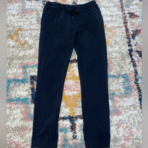 lululemon joggers Size 4 Great condition